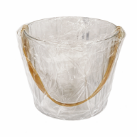 صورة قالب ثلج بيد جلد + ملقاط